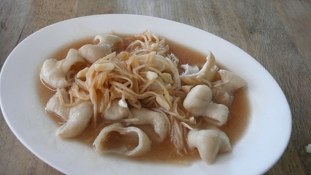 沒泡藥水的大腸吃來特別肥厚